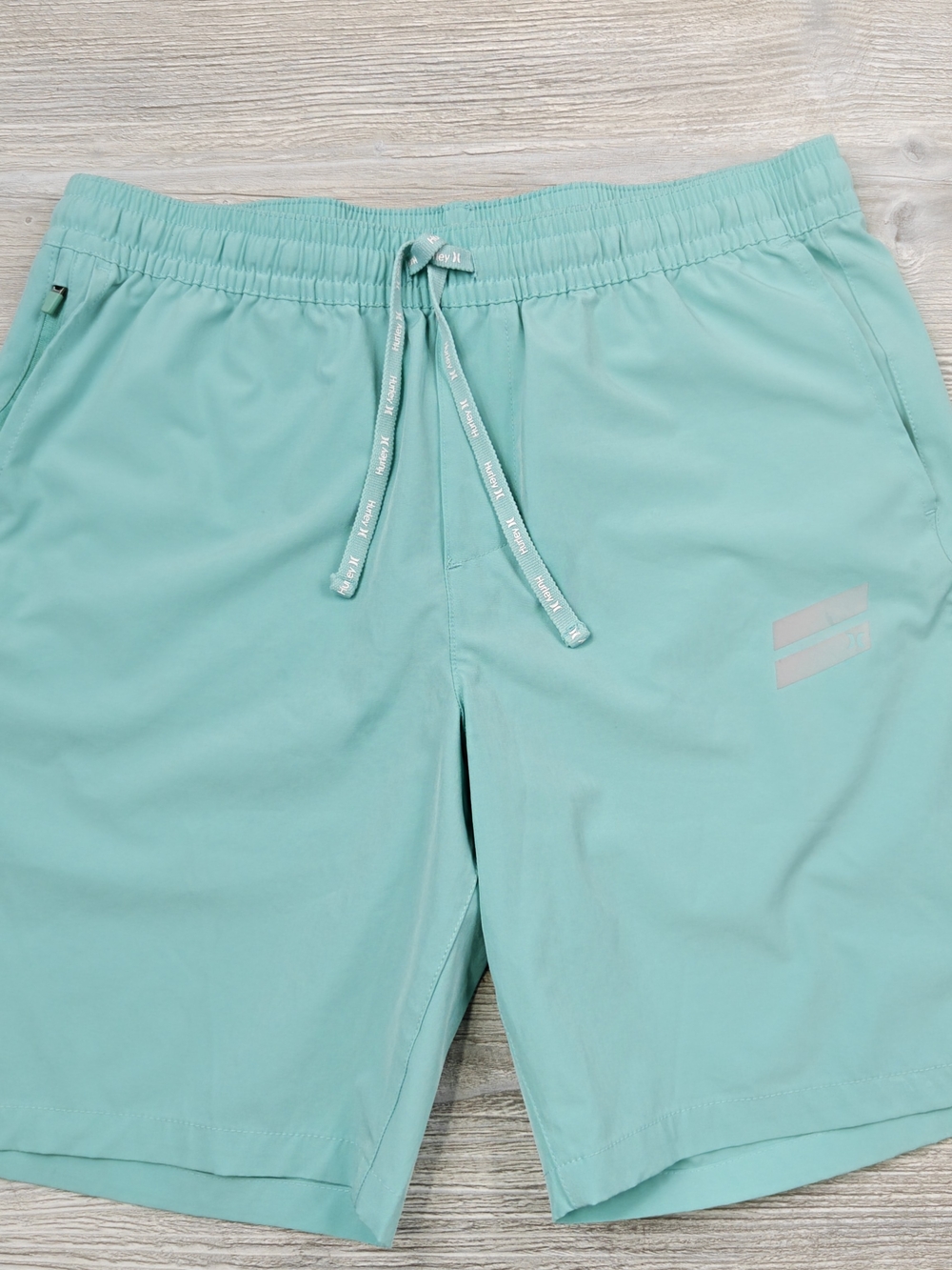 Hurley Mens Medium Lightweight Sport Shorts Mint Green Quick Dry Stretch 8"